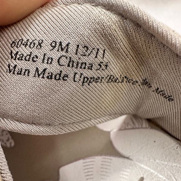 Clark's faux leather flip flops women's size 9 white adjustable - Picture 6 of 6